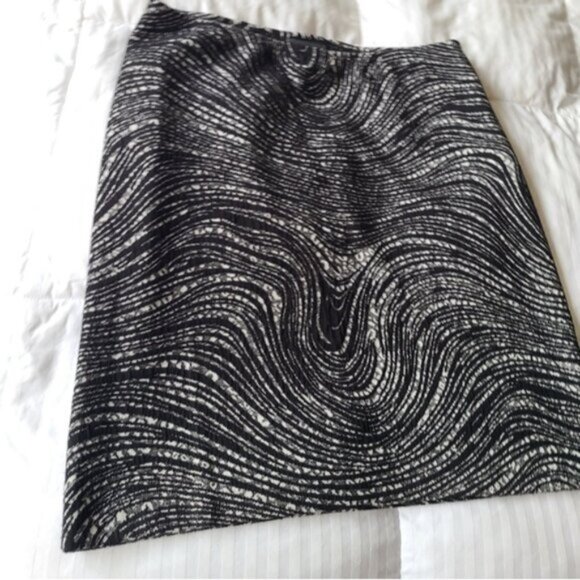 Studio Point A Line Pencil Skirt Black and White Swirl Stretch Midi Skirt - Picture 2 of 5